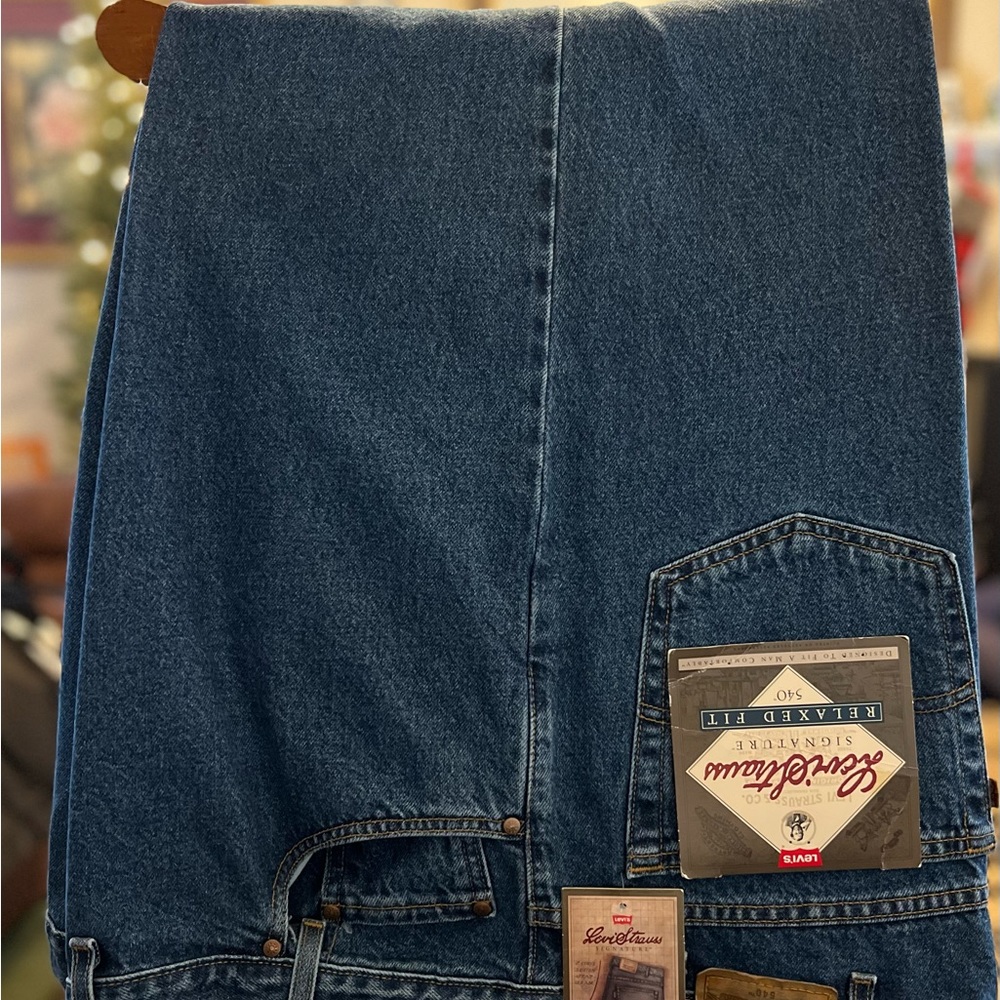Men’s Levi’s Relaxed fit 540s jeans sz. 56/30. Has been hemmed to 30”inseam. NWT - Picture 5 of 5
